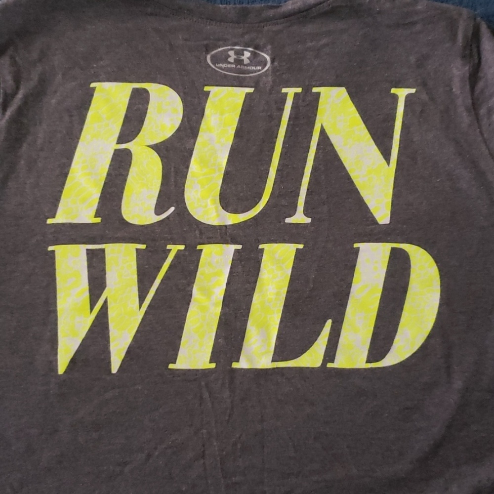 Under Armour T-shirt size small